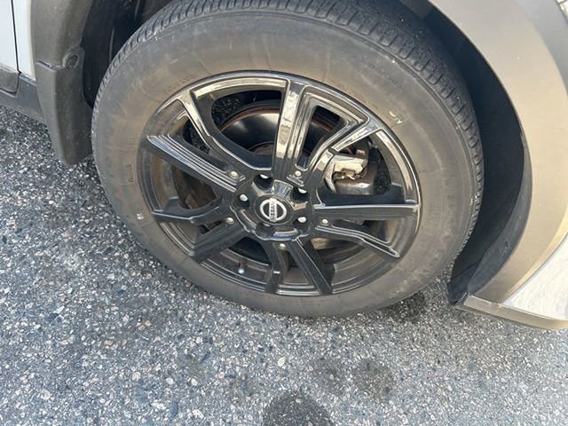 Certified 2021 Nissan Kicks SR w/ SR Premium Package image 2