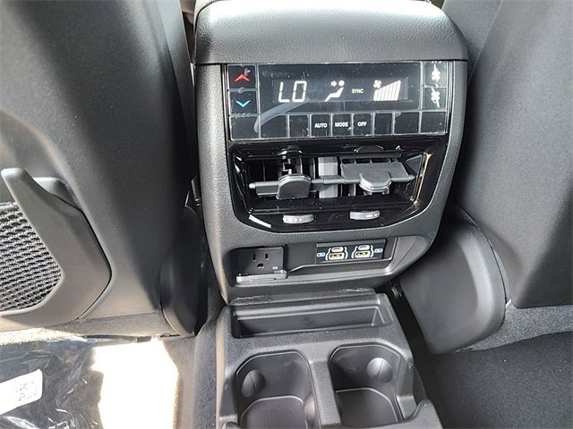 New 2025 Jeep Grand Cherokee L Laredo w/ Luxury Tech Group I image 30