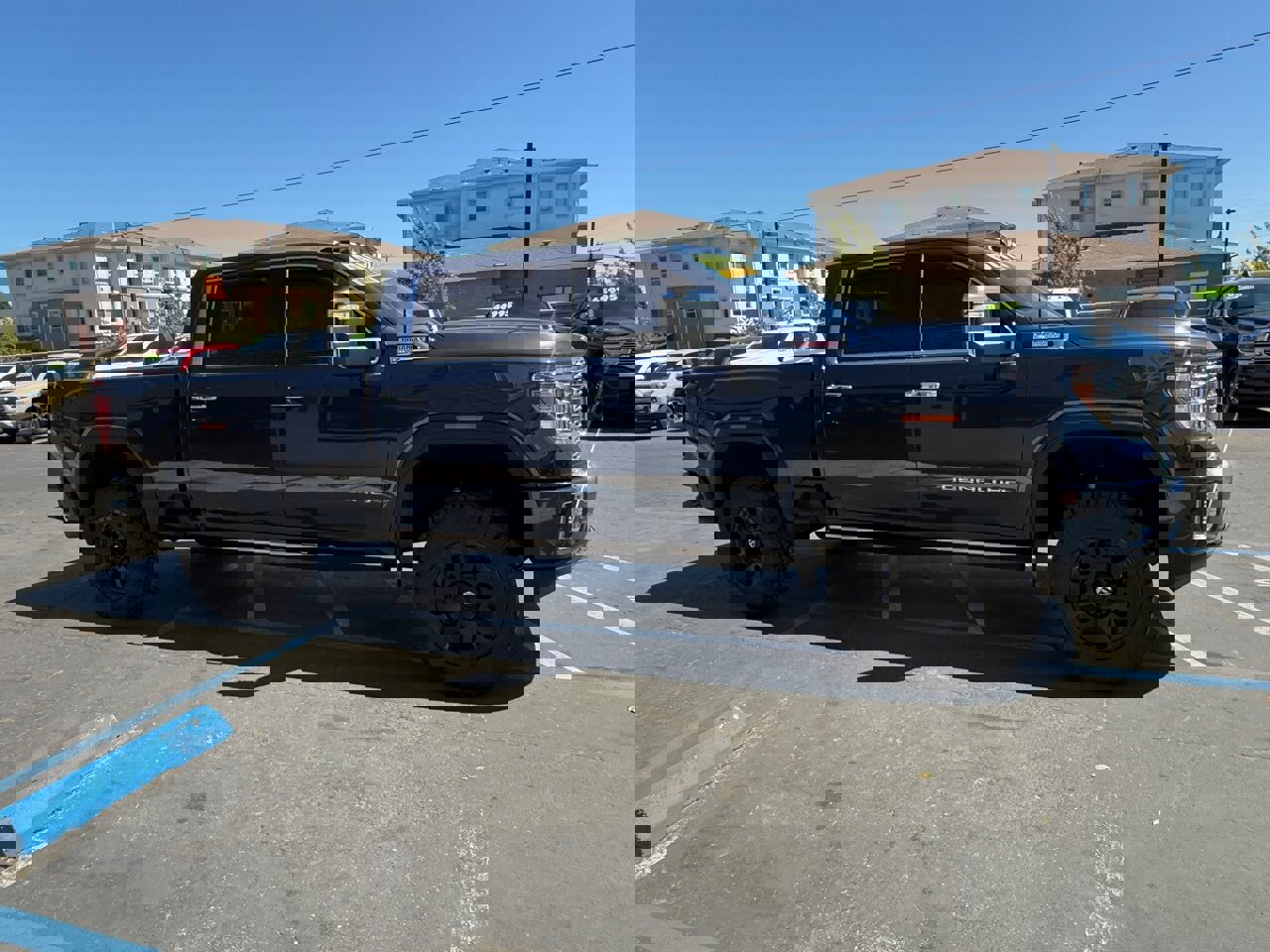 Used 2021 GMC Sierra 2500 Denali w/ Denali Ultimate Package image 5