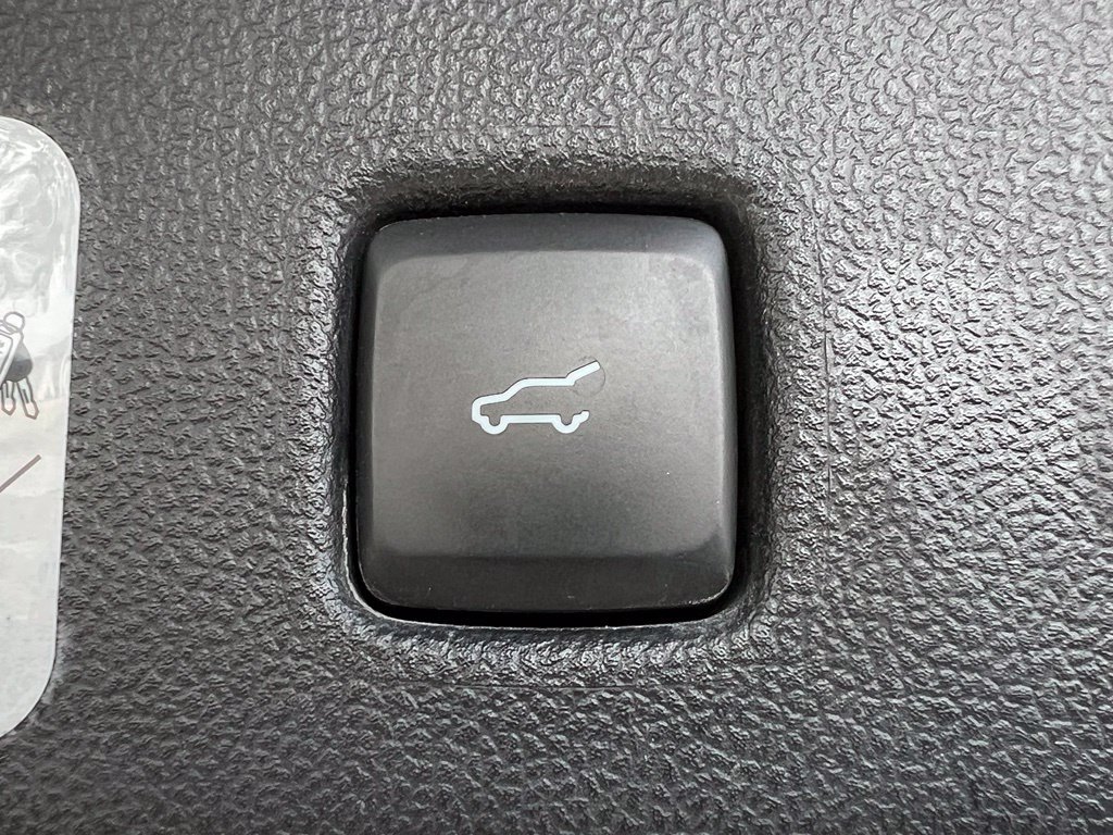 Used 2020 Ford Escape Titanium AWD/4WD image 27