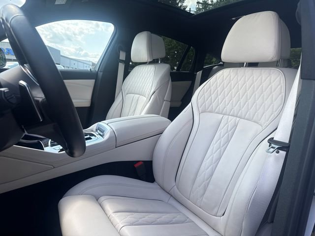 Used 2023 BMW X6 xDrive40i w/ M Sport Package image 11