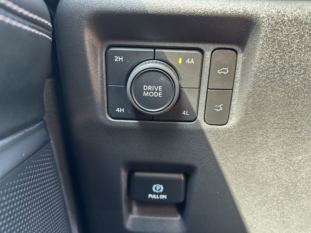 Used 2025 Ford Expedition Platinum image 21