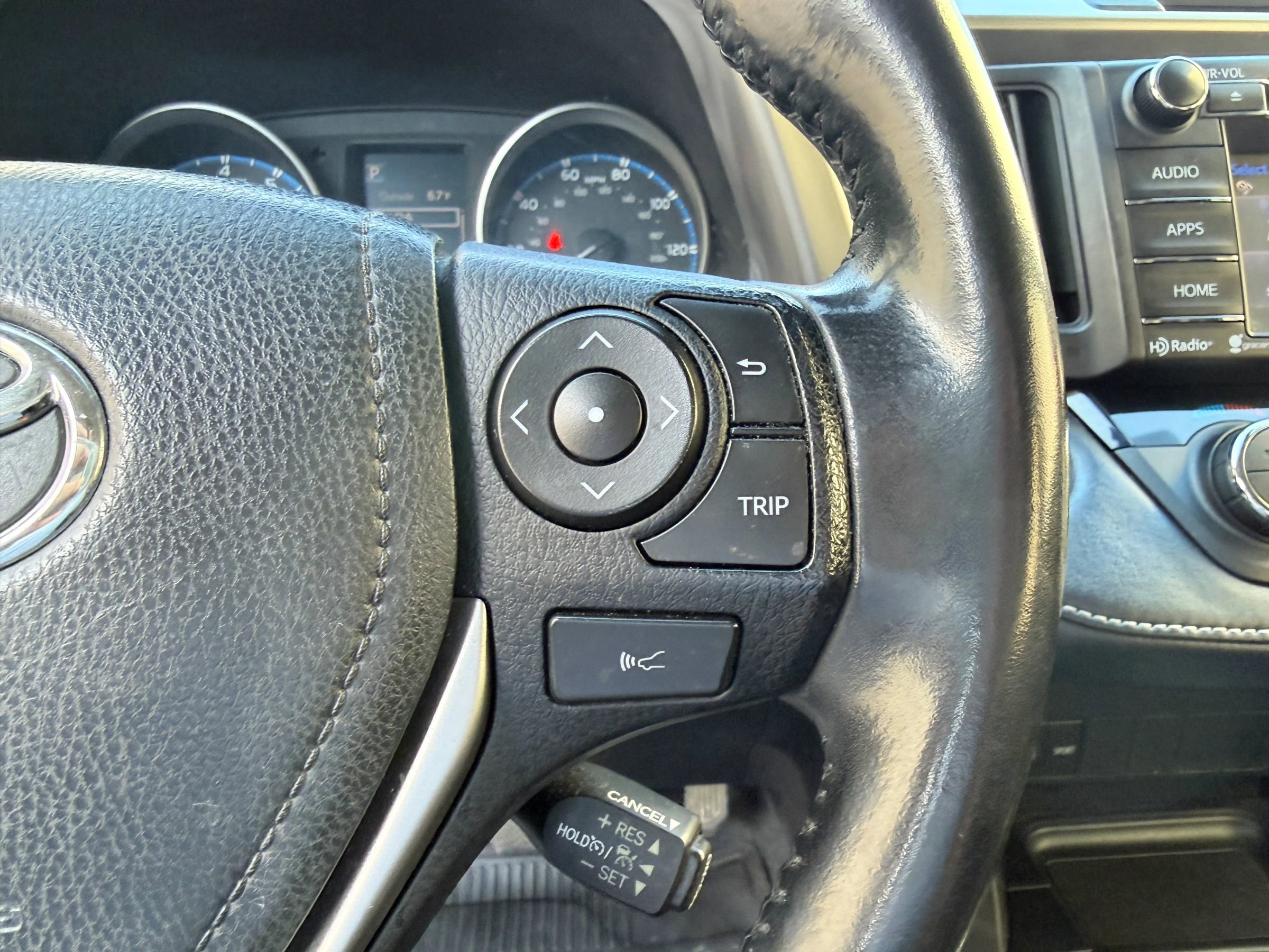 Used 2018 Toyota RAV4 XLE image 22