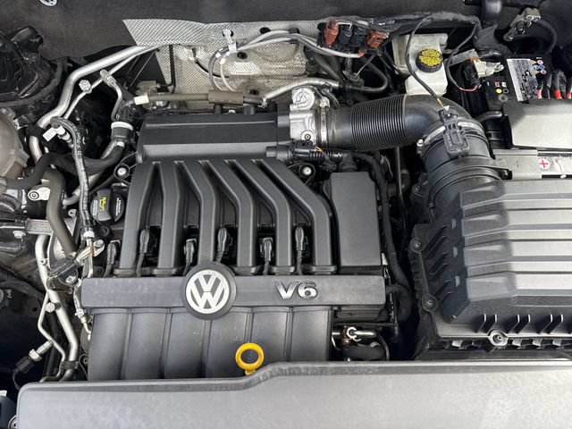 Used 2023 Volkswagen Atlas SEL R-Line AWD/4WD image 28