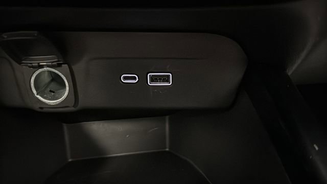 Used 2025 Chevrolet Trax LT FWD image 33