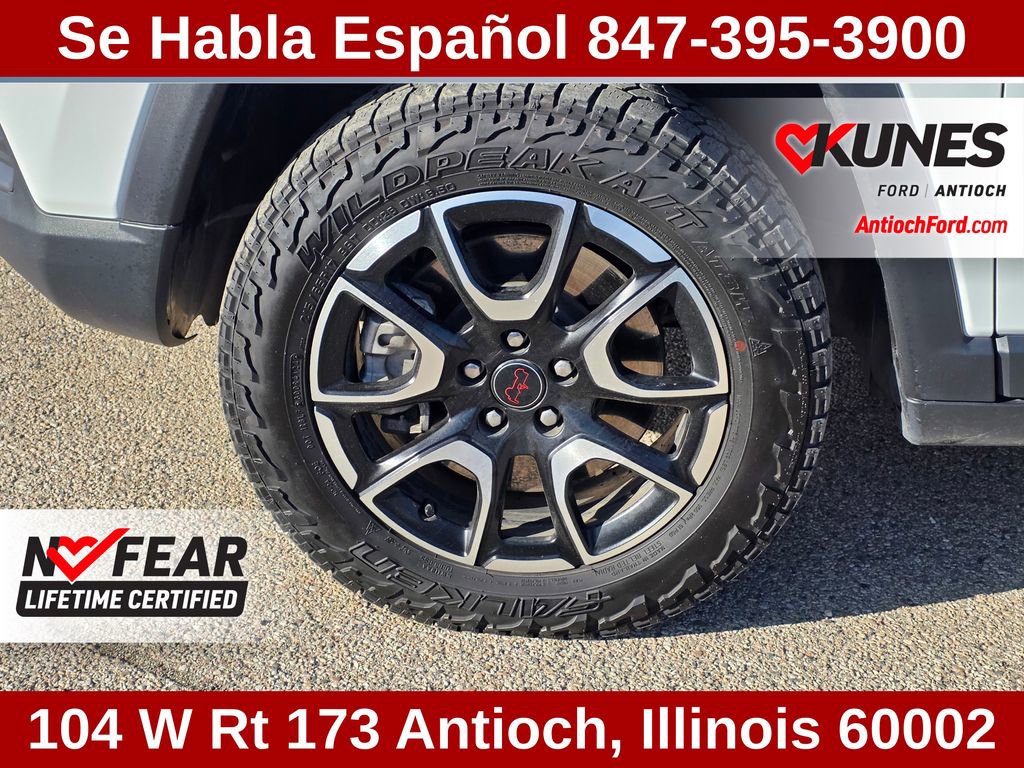 Used 2025 Jeep Compass Trailhawk AWD/4WD image 17