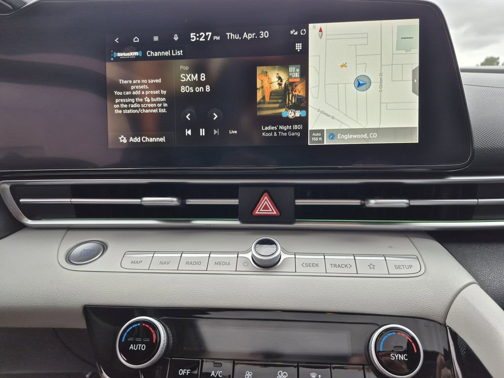 Used 2023 Hyundai Elantra Limited w/ Preferred Accessory Package FWD image 9