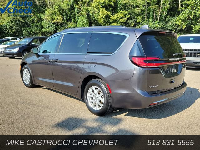 Used 2022 Chrysler Pacifica Touring-L FWD image 3