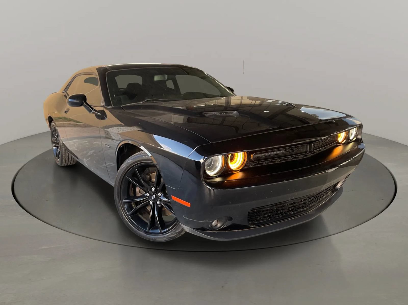Used 2018 Dodge Challenger R/T w/ Blacktop Package RWD image 1