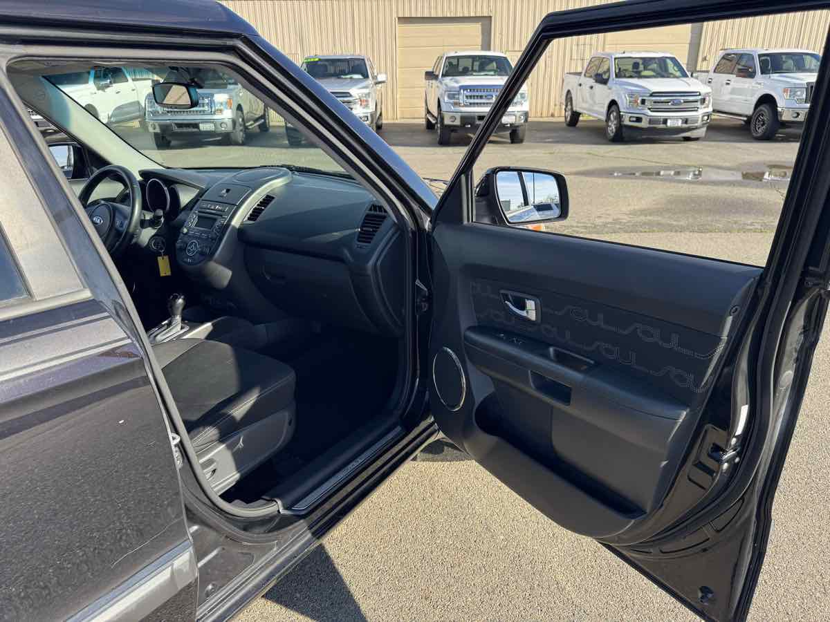 Used 2013 Kia Soul + image 15
