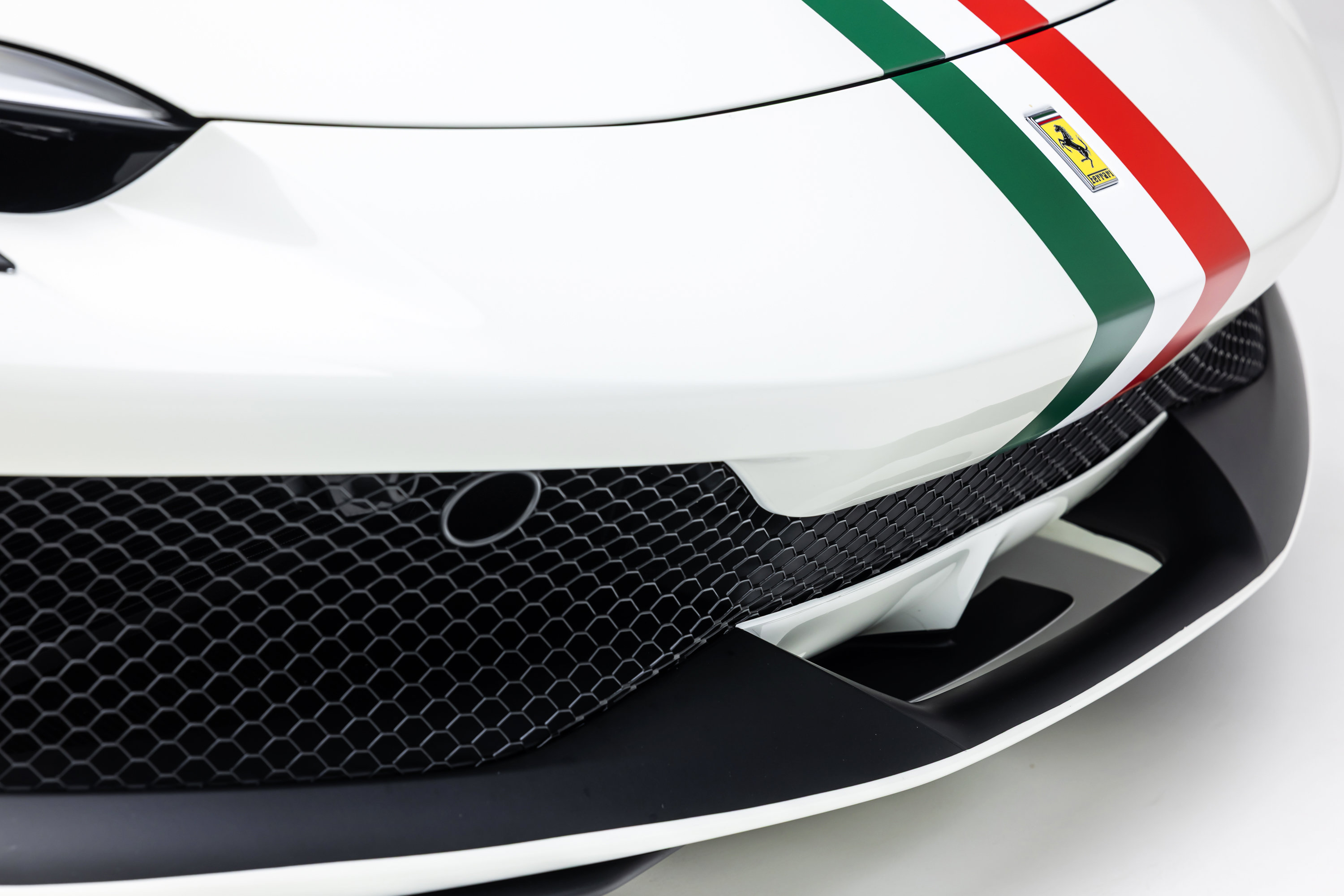 Used 2022 Ferrari 296 GTB RWD image 15