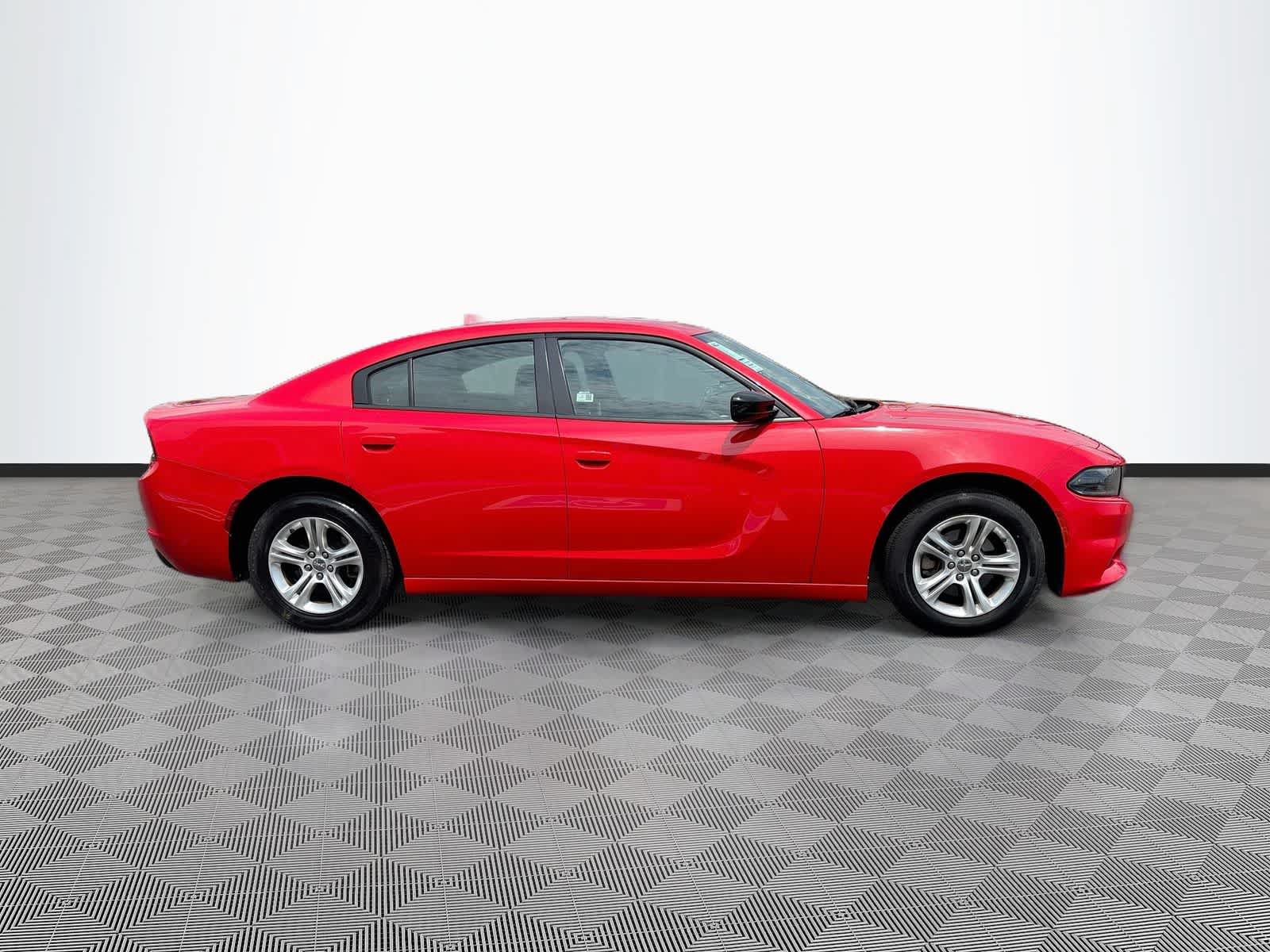 Used 2023 Dodge Charger SXT RWD image 4