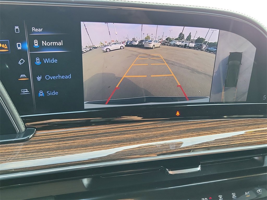 Used 2021 Cadillac Escalade Premium Luxury w/ LPO, Illumination Package image 10