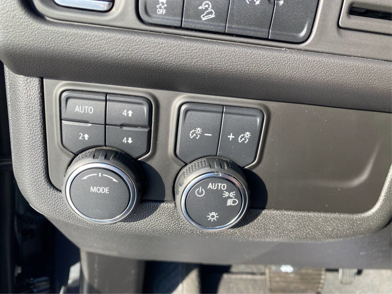 Used 2023 Chevrolet Tahoe Premier image 16