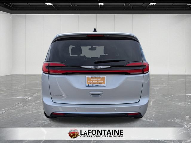Used 2024 Chrysler Pacifica Touring-L FWD image 4