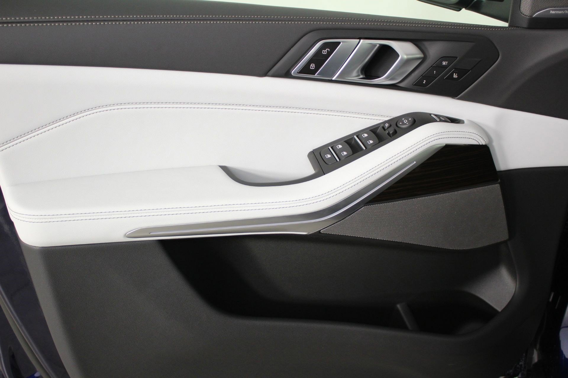 New 2026 BMW X5 sDrive40i w/ Climate Comfort Package RWD image 12