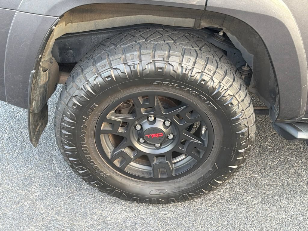 Used 2022 Toyota 4Runner SR5 Premium w/ Moonroof Package RWD image 17