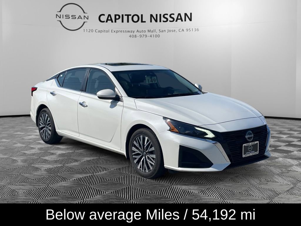 Used 2023 Nissan Altima 2.5 SV w/ SV Premium Package image 3