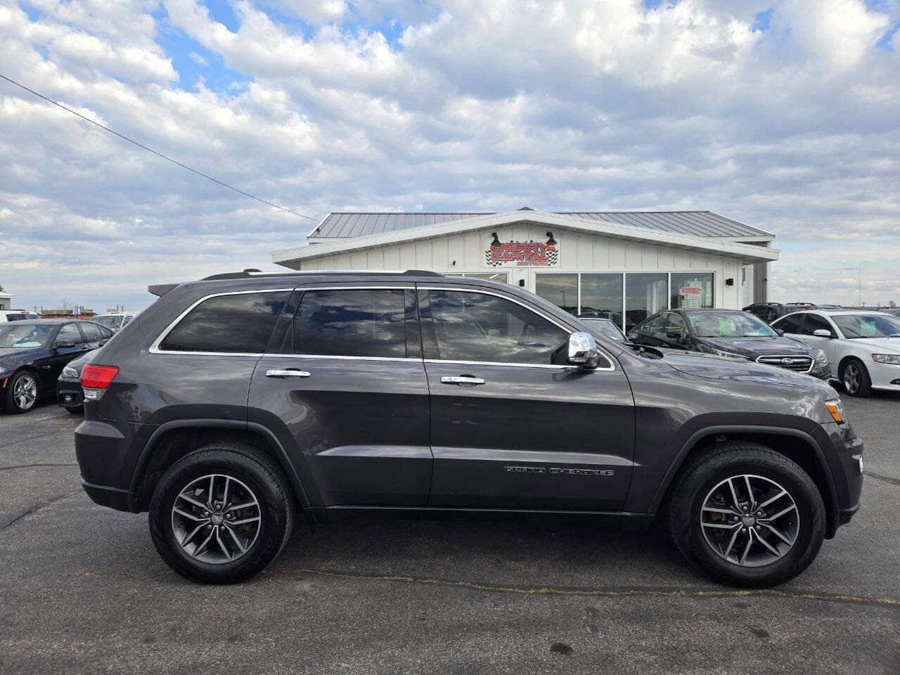 Used 2017 Jeep Grand Cherokee Limited w/ Trailer Tow Group IV image 16