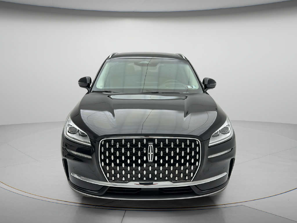 Used 2023 Lincoln Corsair Reserve w/ Equipment Group 202A AWD/4WD image 2