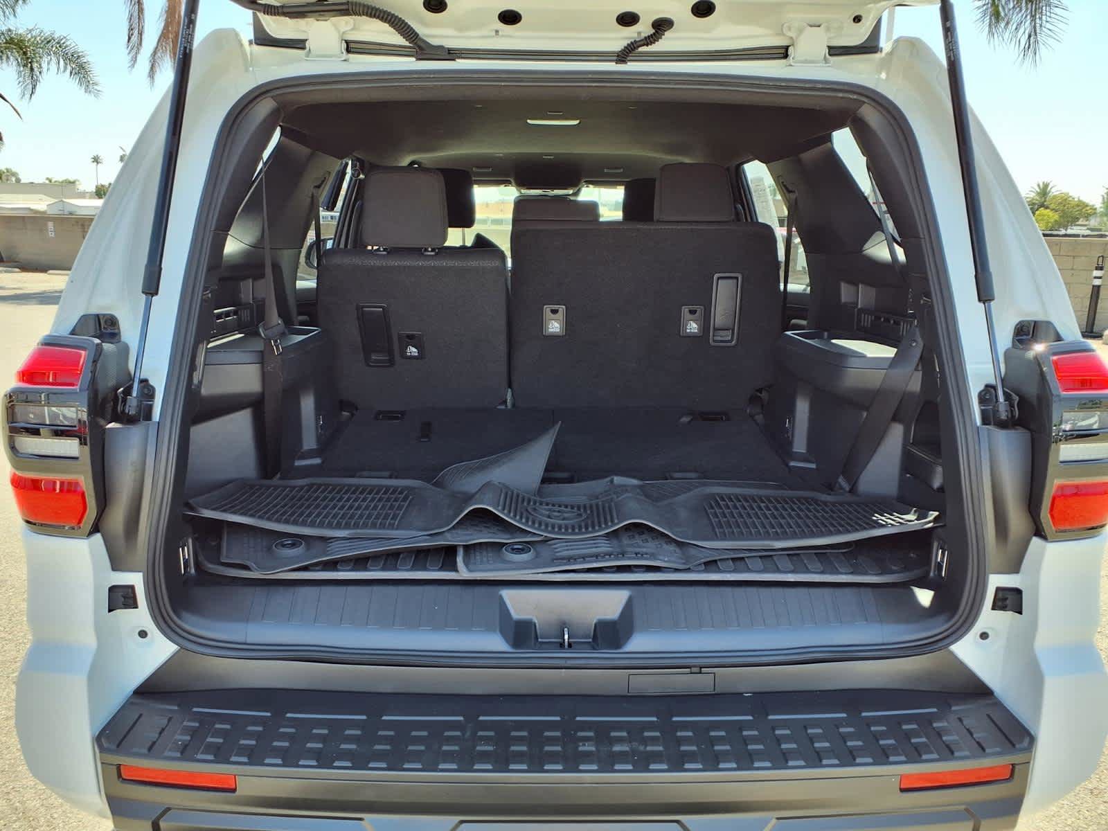 Used 2025 Toyota 4Runner SR5 RWD image 7
