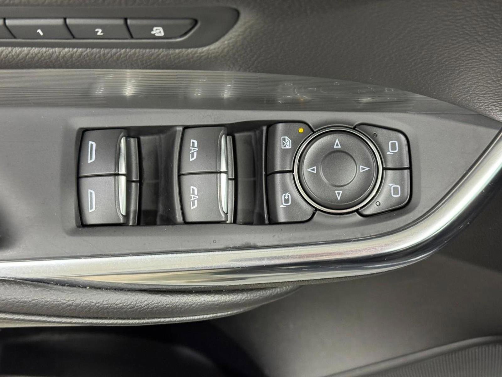 Used 2025 Cadillac XT4 Premium Luxury image 25