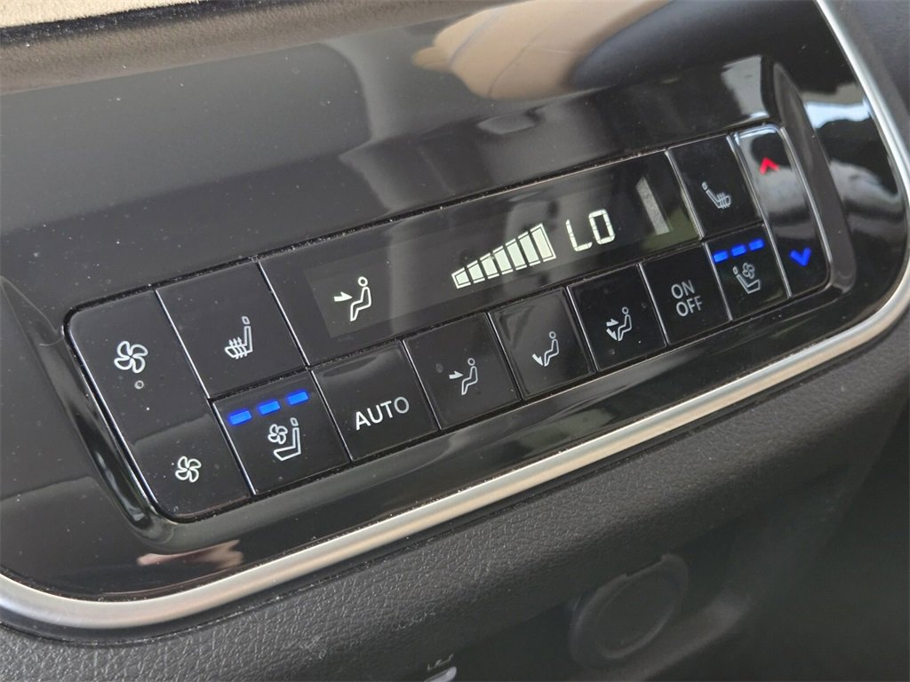 Used 2025 INFINITI QX80 Sensory image 18