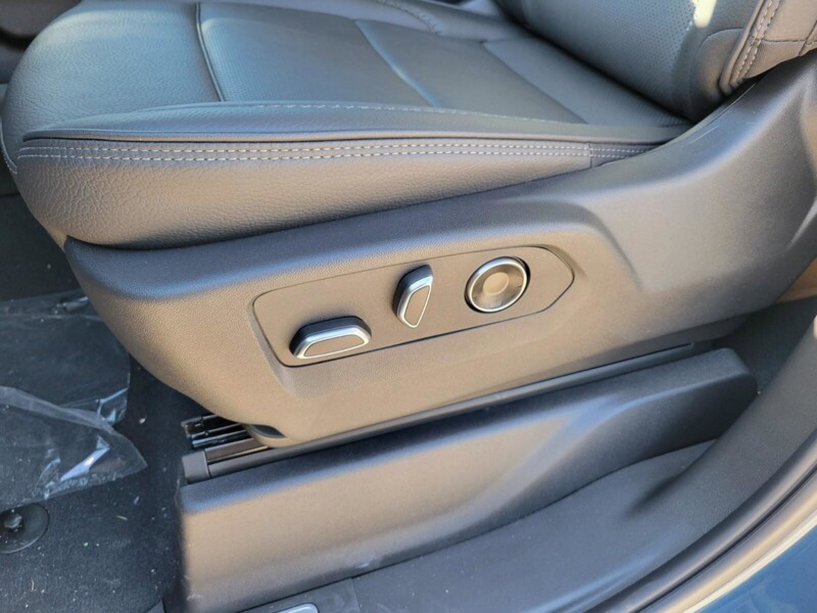 New 2026 GMC Sierra 3500 Denali w/ Denali Reserve Package image 25