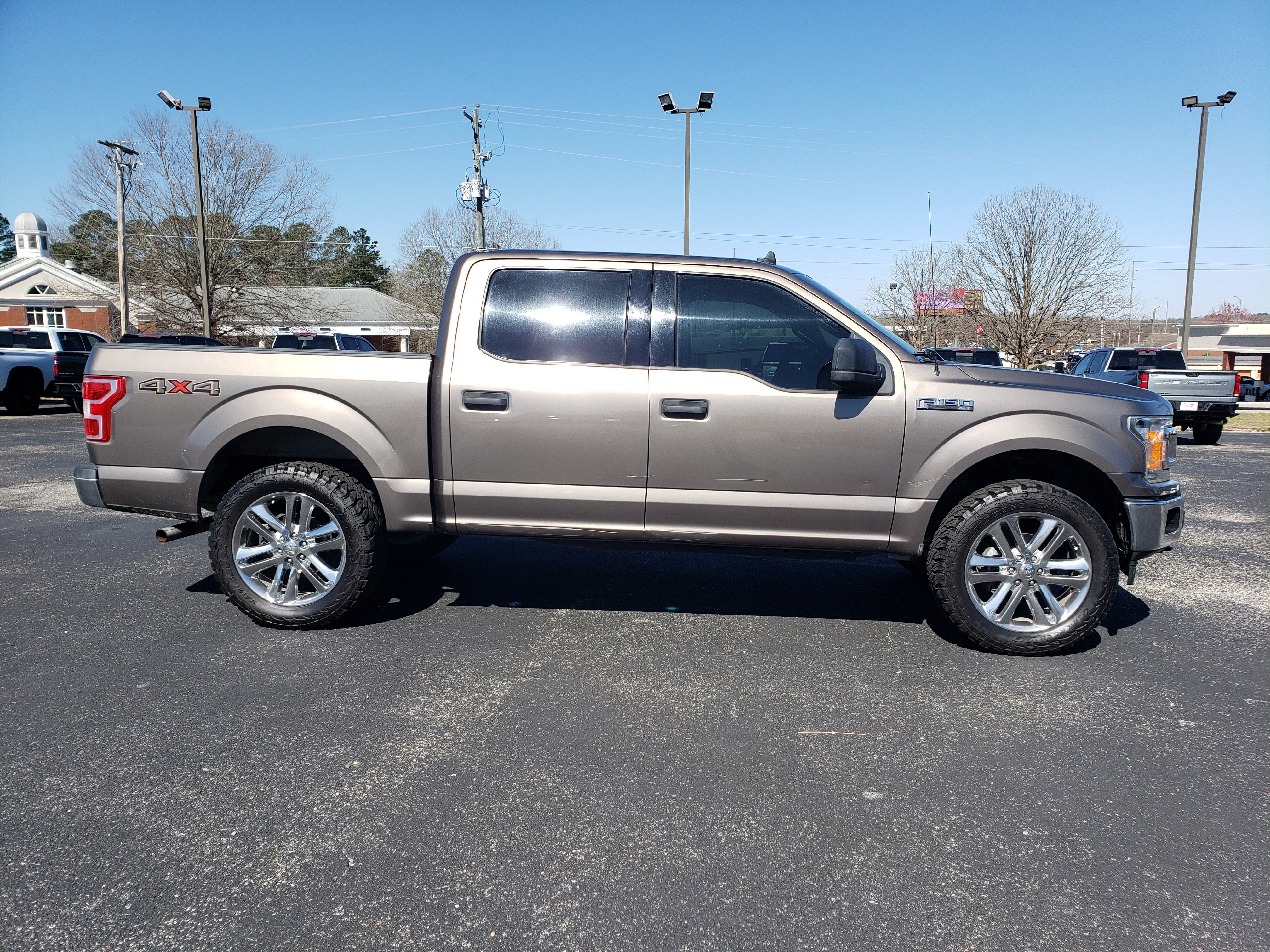 Used 2020 Ford F150 XLT w/ Equipment Group 301A Mid image 5