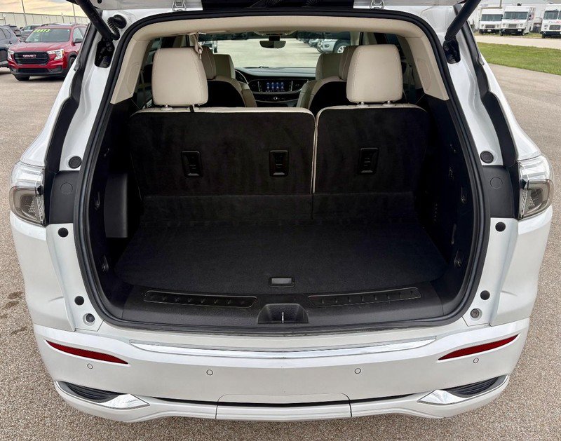Used 2022 Buick Enclave Avenir w/ Avenir Technology Package AWD/4WD image 5