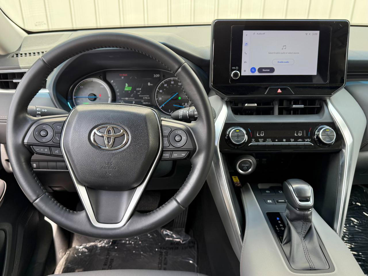 Used 2023 Toyota Venza LE AWD/4WD image 9