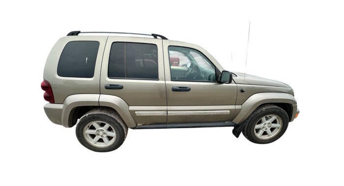 Used 2005 Jeep Liberty Limited AWD/4WD image 7