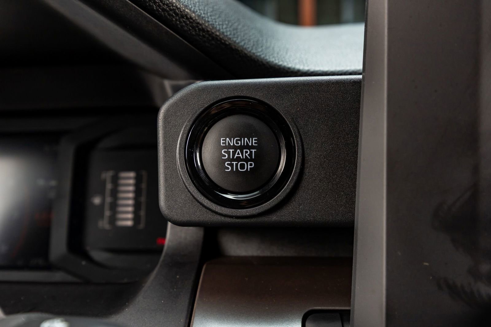 Used 2025 Toyota Tacoma SR5 image 23