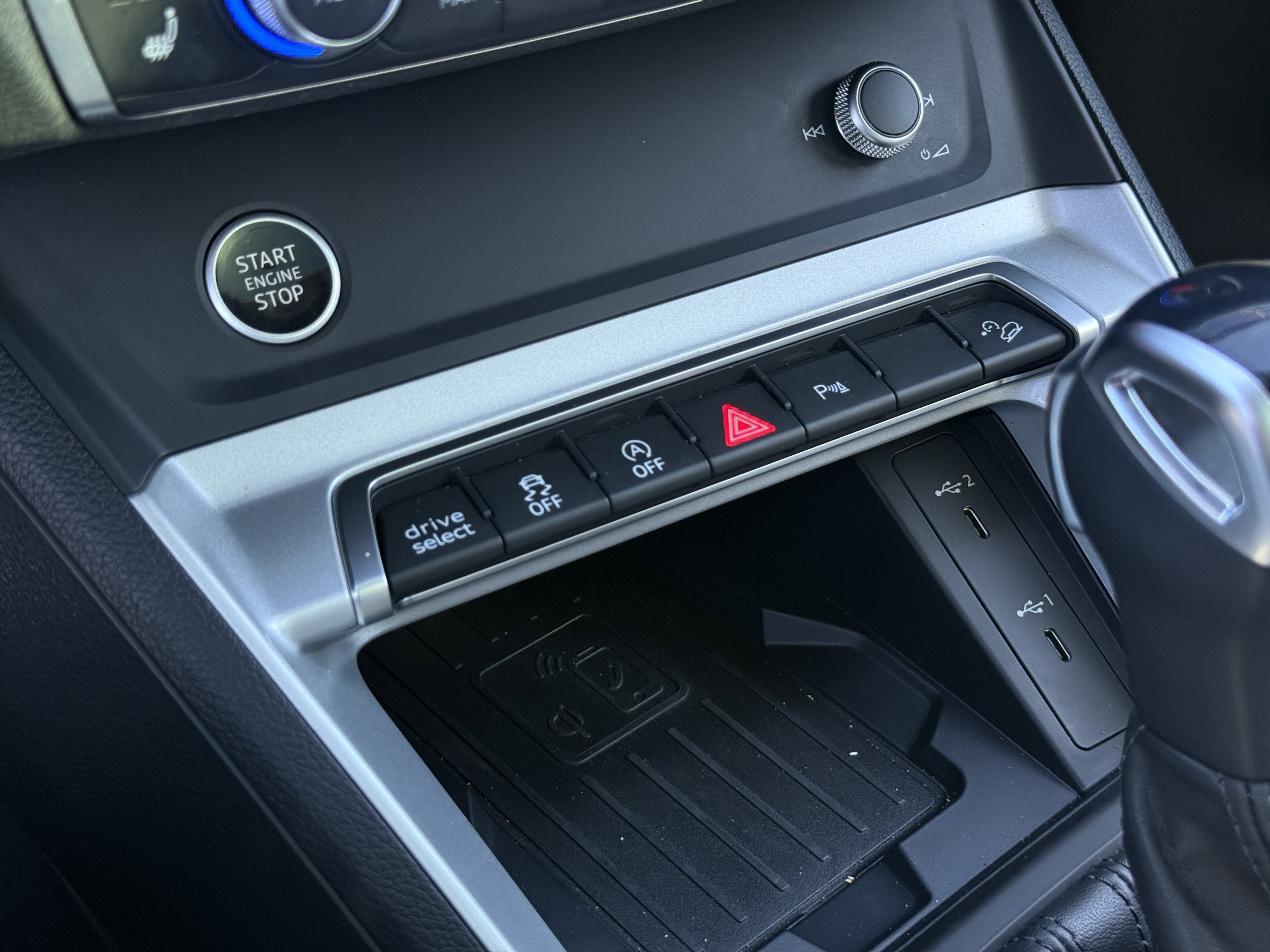 Used 2024 Audi Q3 2.0T Premium w/ Convenience Package image 20