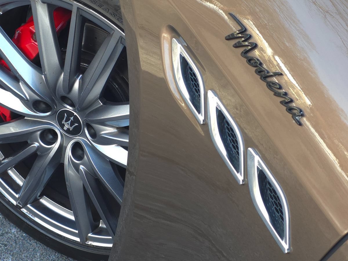 Used 2022 Maserati Quattroporte Modena RWD image 50