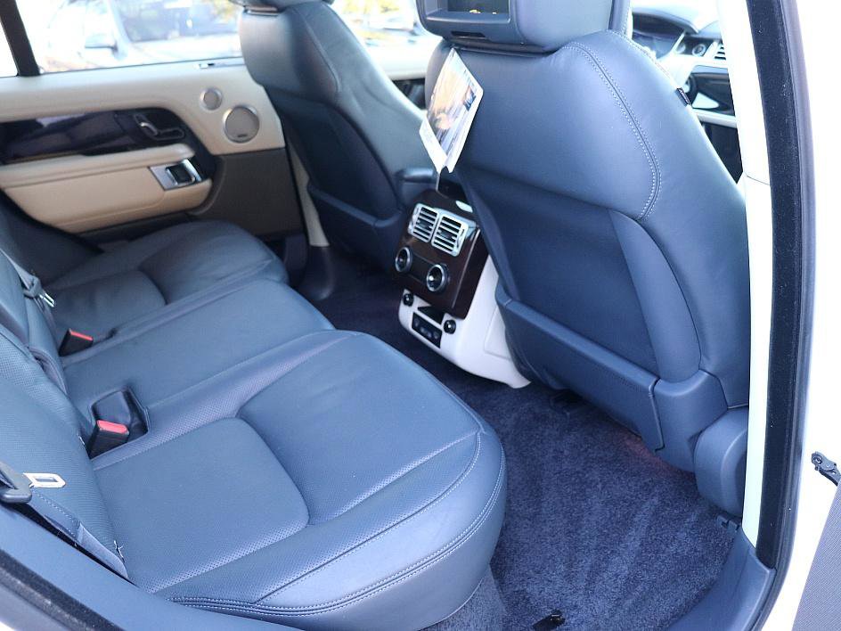 Used 2019 Land Rover Range Rover HSE image 14