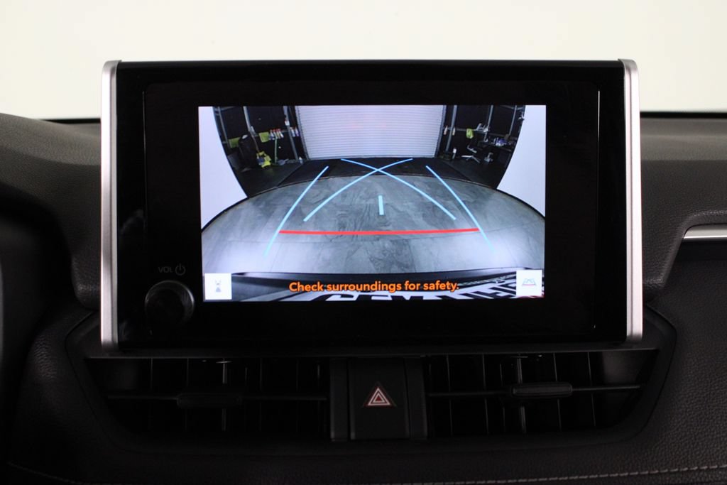 Used 2025 Toyota RAV4 LE AWD/4WD image 28