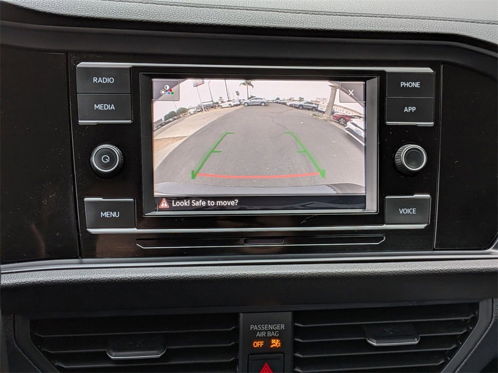 Used 2024 Volkswagen Jetta SE image 18