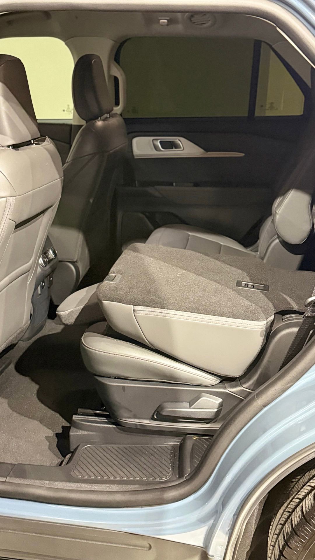 Used 2025 Ford Explorer Active w/ Active Comfort Package image 54