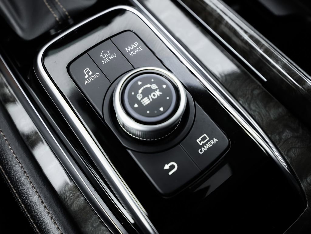 Used 2024 Nissan Armada Platinum w/ Captain's Chairs Package AWD/4WD image 38