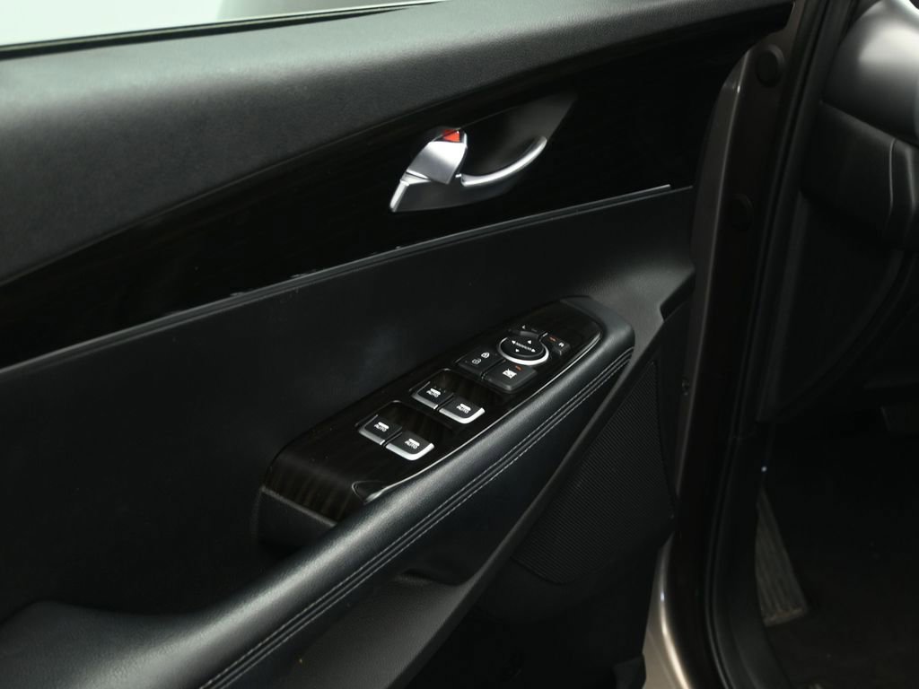 Used 2019 Kia Sorento LX image 10
