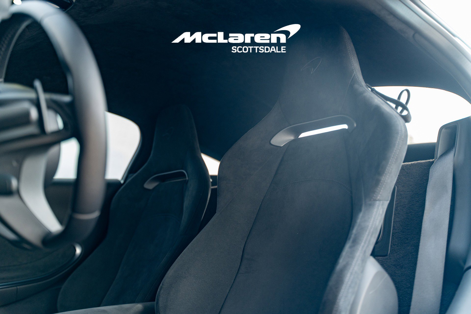 Used 2025 McLaren Artura image 26