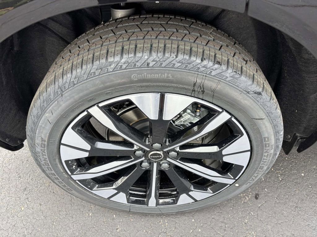 New 2026 Volvo XC60 B5 Plus w/ Protection Package Premier image 10