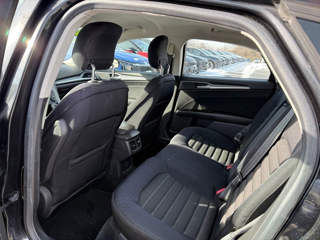 Used 2014 Ford Fusion SE image 10