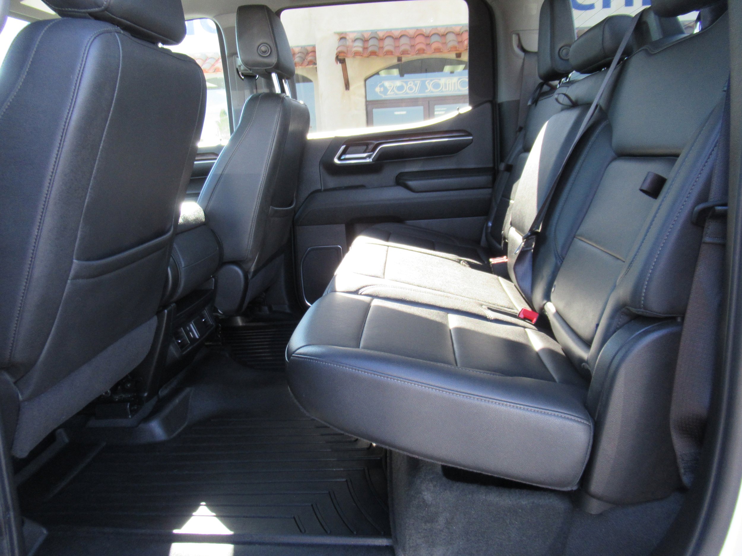 Used 2024 GMC Sierra 1500 SLT AWD/4WD image 8