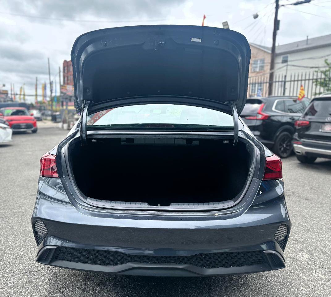 Used 2024 Kia Forte LXS FWD image 6