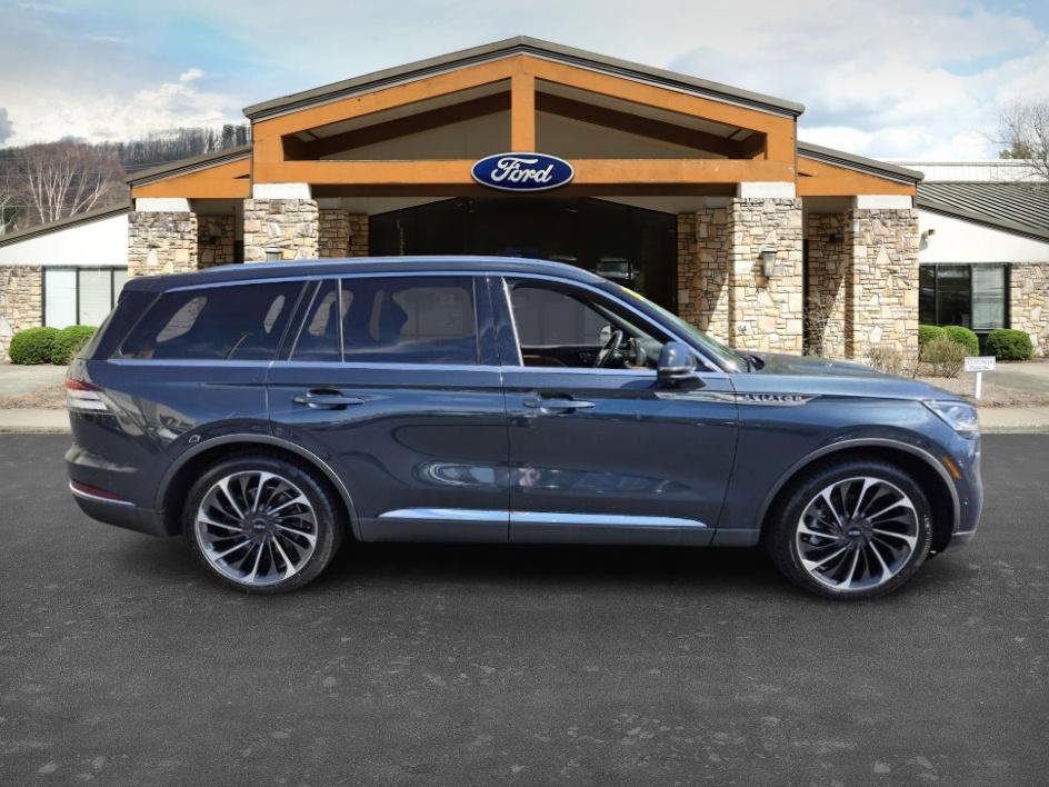 Used 2023 Lincoln Aviator Reserve w/ Equipment Group 201A image 4