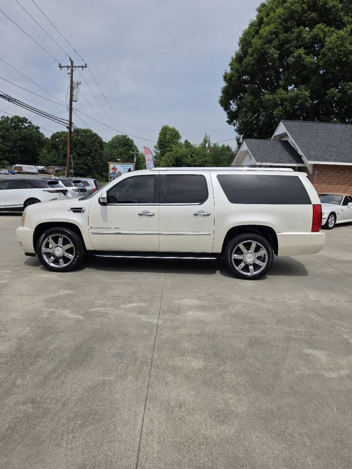 Used 2008 Cadillac Escalade ESV AWD image 3