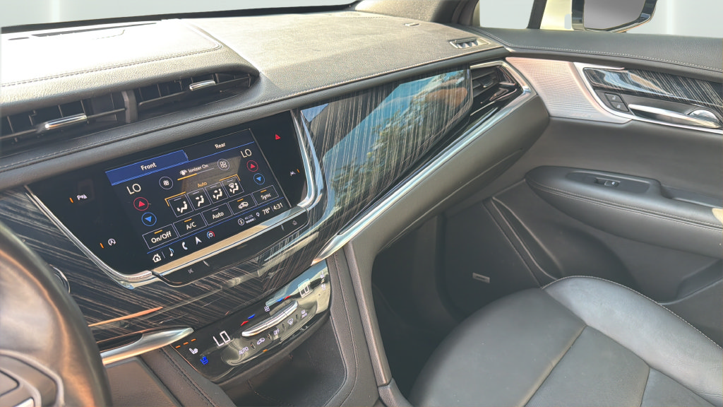 Certified 2024 Cadillac XT6 Premium Luxury FWD image 16