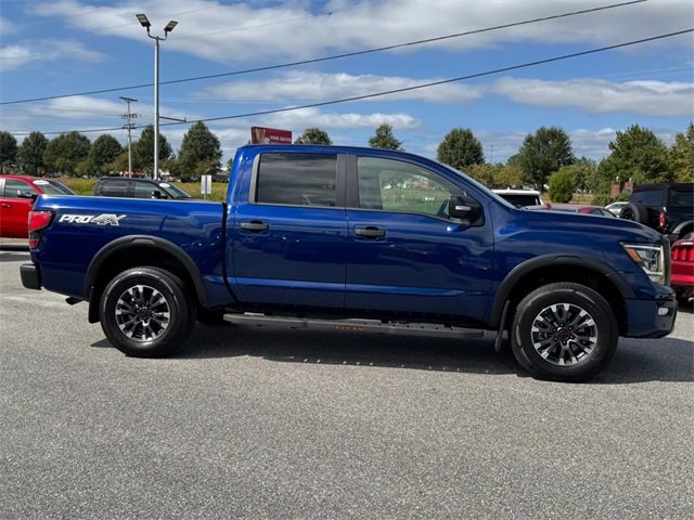 Used 2024 Nissan Titan PRO-4X w/ Pro-4x Convenience Package image 2